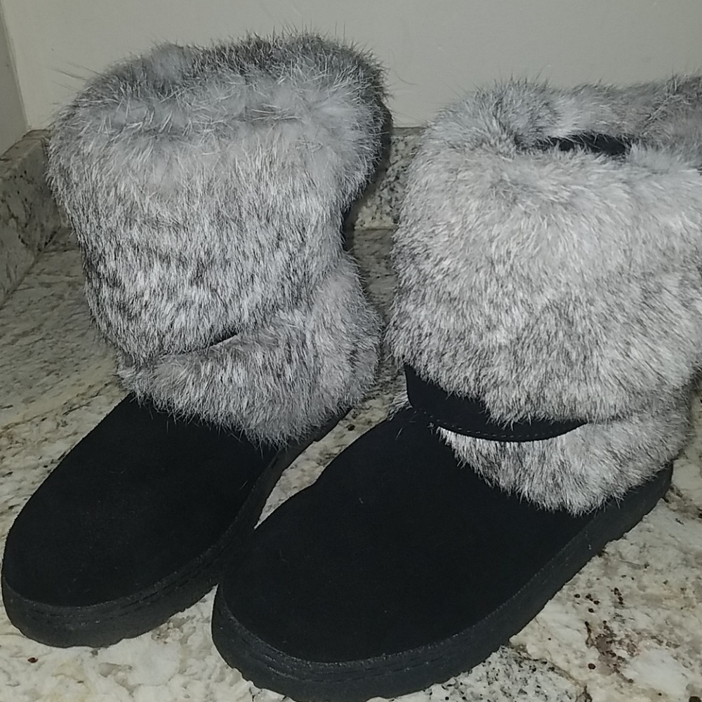 Bearpaw boots only worn once briefly